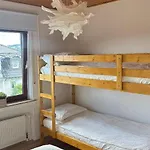 Haus Annemiek Met Balkon 아파트