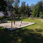Haus Annemiek Met Balkon 아파트