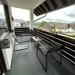 아파트 Haus Annemiek Met Balkon