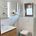 Haus Annemiek Met Balkon 아파트 *