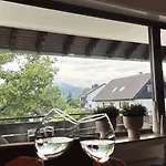 Haus Annemiek Met Balkon 아파트 *