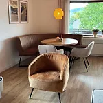 아파트 Haus Annemiek Met Balkon